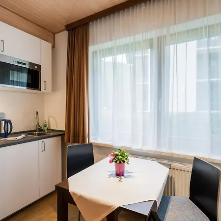 Zur Therme St.kathrein * Бад Кляйнкирххайм